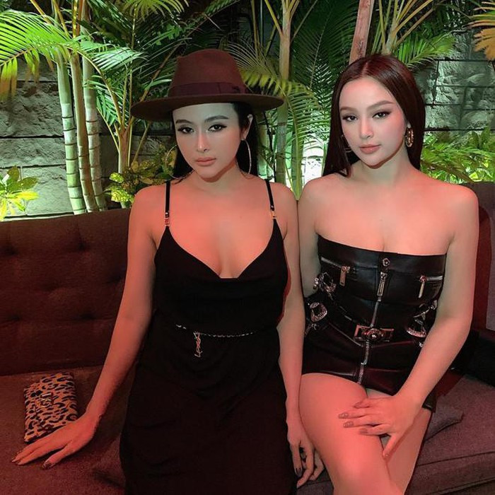 Chị em Huyền Baby đều có nhan sắc hack tuổi, phong cách sang chảnh ảnh 4