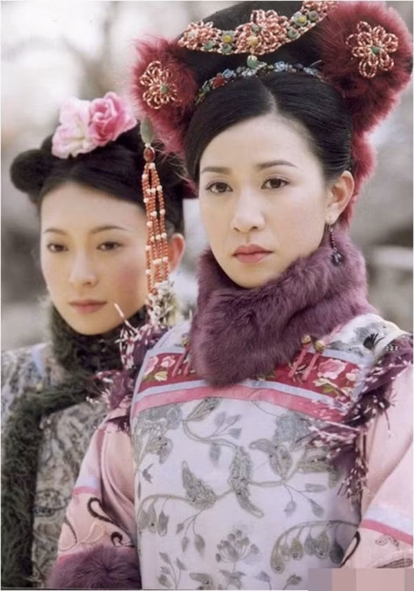 Triệu Lệ Dĩnh, Dương Mịch đẹp hút hồn trong tạo hình nhà Thanh ảnh 9