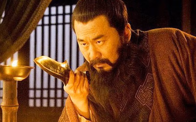 noi tieng da nghi gian tra, vi sao tao thao van duoc ca ngoi? hinh anh 3