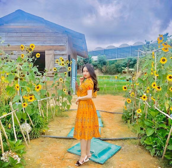 cô giáo, cô giáo bị chụp lén, giới trẻ 