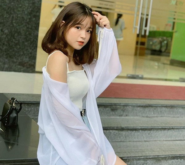 Nhan sắc bạn gái tin đồn mới của Quang Hải khiến dân mạng bị Nhan sắc bạn gái tin đồn mới của Quang Hải khiến dân mạng bị