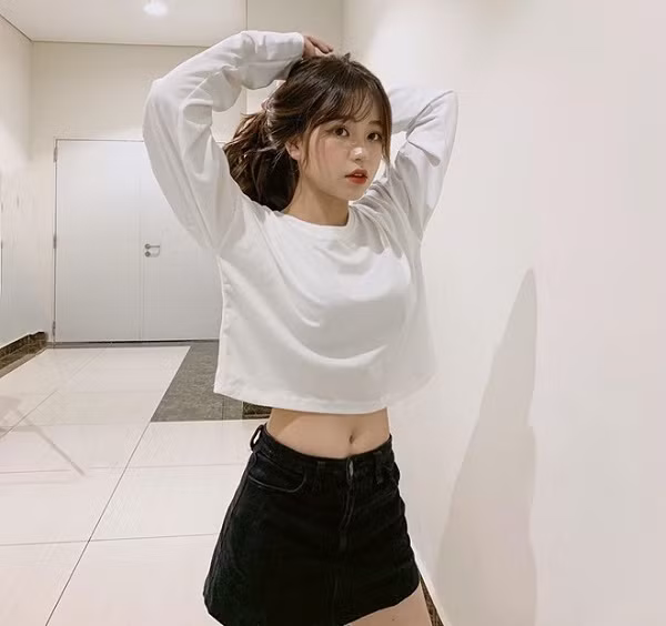 Nhan sắc bạn gái tin đồn mới của Quang Hải khiến dân mạng bị 