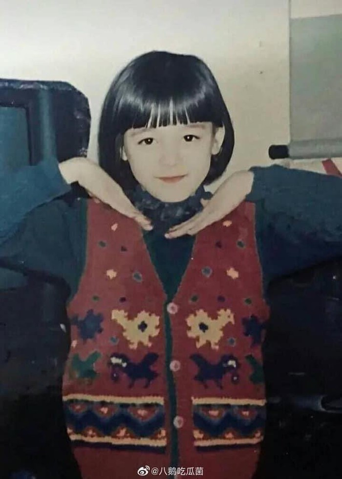 Loạt ảnh xinh đẹp từ nhỏ của Địch Lệ Nhiệt Ba ảnh 2 Loạt ảnh xinh đẹp từ nhỏ của Địch Lệ Nhiệt Ba ảnh 2