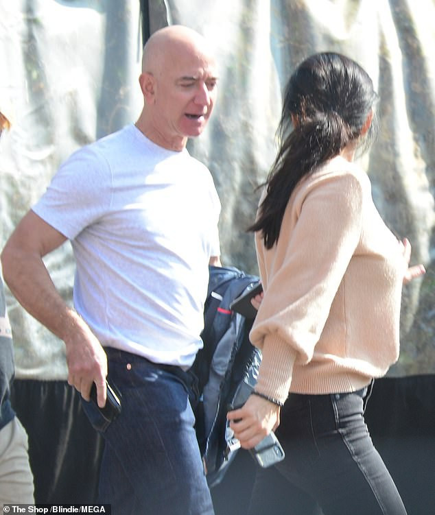 Bạn gái tỷ phú Amazon khiến dư luận hết hồn khi để mặt mộc ảnh 3 Bạn gái tỷ phú Amazon khiến dư luận hết hồn khi để mặt mộc ảnh 3