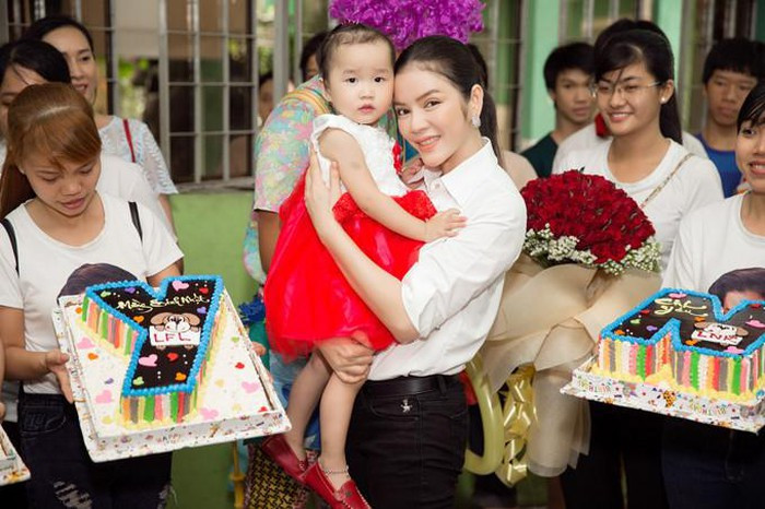 Lý Nhã Kỳ, người đẹp bí ẩn nhất của showbiz Việt ảnh 9