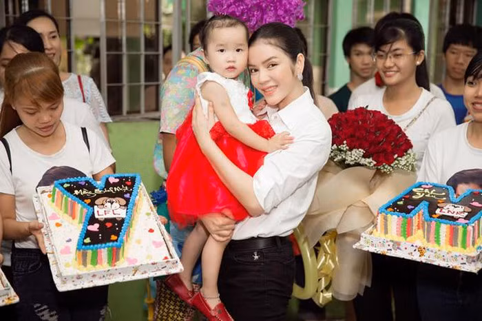 Lý Nhã Kỳ, người đẹp bí ẩn nhất của showbiz Việt ảnh 9