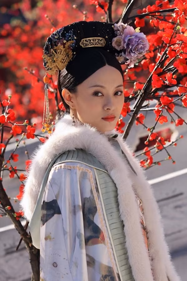 Triệu Lệ Dĩnh, Dương Mịch đẹp hút hồn trong tạo hình nhà Thanh ảnh 11