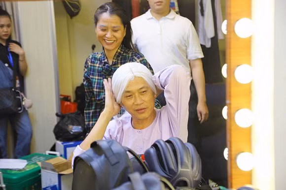 danh hài Trấn Thành,Danh hài Hoài Linh, nghệ sĩ Lâm Vỹ Dạ, diễn viên Thuý Ngân, ca sĩ Nhật Kim Anh, sao Việt