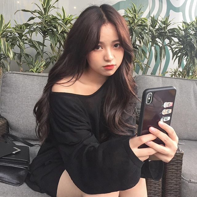 Nguyễn Thanh Thủy (sinh năm 1998, Hà Nội) - hot girl cao 1,52 m từng nổi trên mạng từ năm 2017.