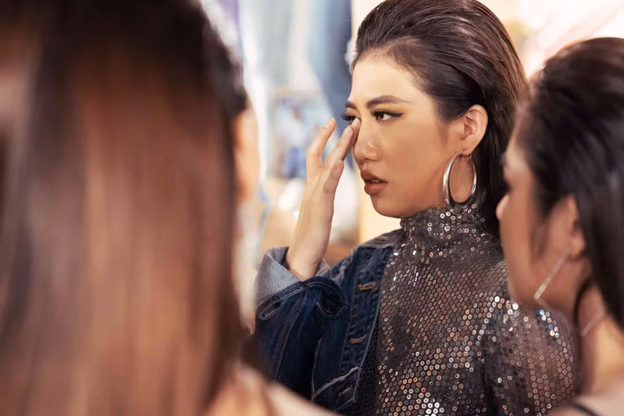 Vũ Thu Phương răn đe cực gắt thí sinh Hoa hậu Hoàn vũ khi cầm nhầm đồ ảnh 3 vu thu phuong cung ran, xu dep thi sinh hh hoan vu khi trom do - 5