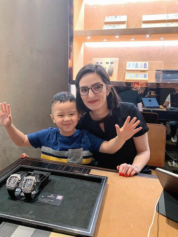 Lộ diện chân dung chồng sắp cưới là đại gia xứ Nghệ của ca sĩ Bảo Thy? ảnh 1