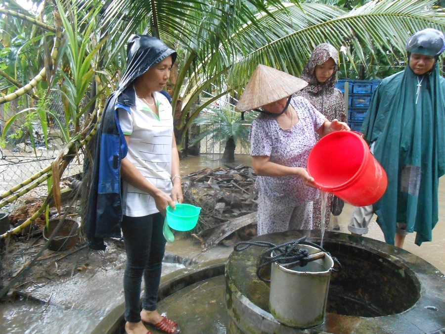 Bão đi qua, bệnh dịch đến