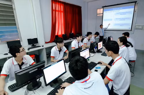 Một giờ học trên lớp của SV iSpace