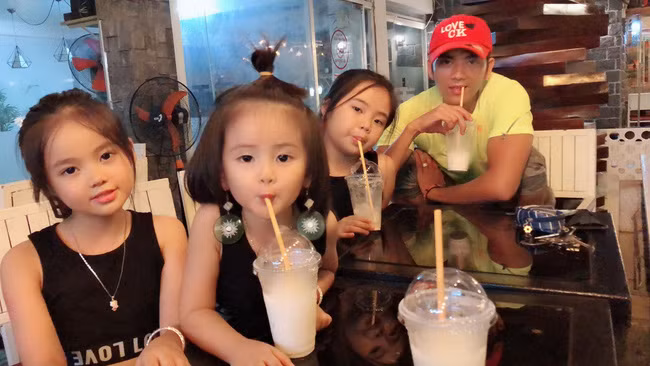 28 tuổi đã sinh 5 cô con gái, mẹ trẻ dành cả thanh xuân để đẻ chia sẻ niềm vui đông con ai cũng ngưỡng mộ - Ảnh 3.