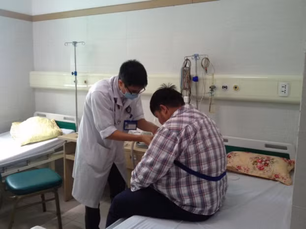  Những người thừa cân, béo phì nên đến viện đo đa ký giấc ngủ để phát hiện và điều trị sớm hội chứng ngưng thở khi ngủ. Ảnh minh họa 