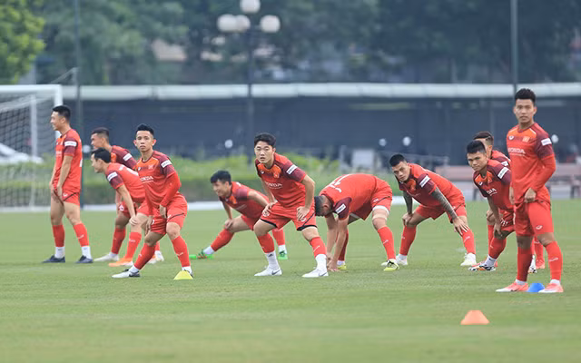 Tân binh ĐT Việt Nam bị thầy Park yêu cầu dừng buổi tập sớm ảnh 3