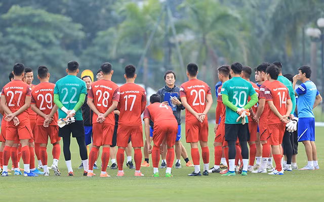 Tân binh ĐT Việt Nam bị thầy Park yêu cầu dừng buổi tập sớm ảnh 2