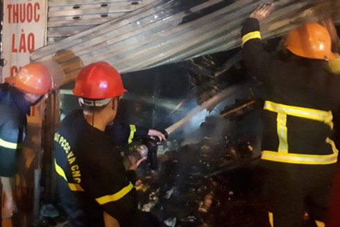 chợ đầu mối lớn nhất thanh hóa cháy giữa đêm hình 2 cho dau moi lon nhat thanh hoa chay giua dem hinh 2