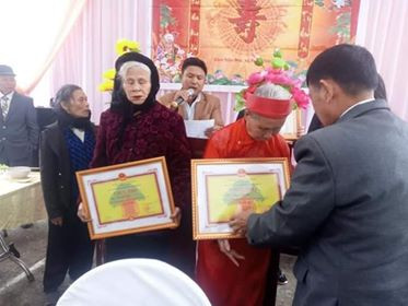 Lễ rước các cụ ra đình làng dự lễ mừng thọ tại xóm Văn Yên, xã Văn Thành. Lễ rước các cụ ra đình làng dự lễ mừng thọ tại xóm Văn Yên, xã Văn Thành.