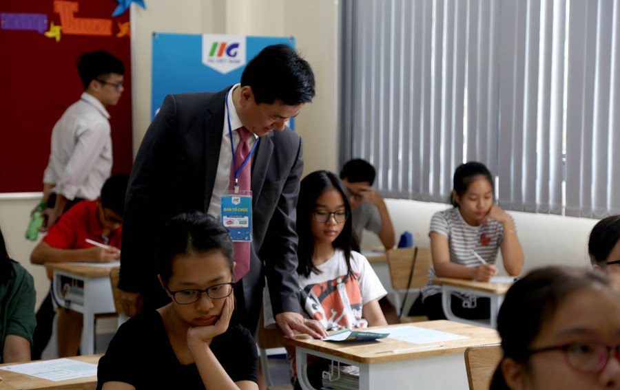 Ban tổ chức kiểm tra phòng thi