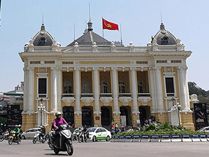 Tour du lịch tham quan Nhà hát Lớn hứa hẹn nhiều thú vị