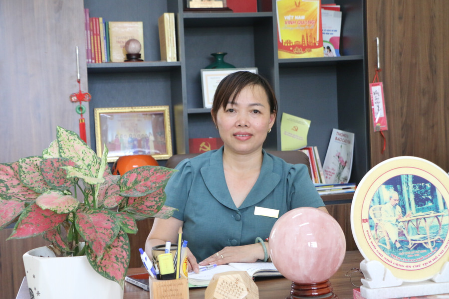 Cô Nguyễn Thu Hường, Hiệu trưởng Trường Mầm non Yên Mỹ (Thanh Trì, Hà Nội). Cô Nguyễn Thu Hường, Hiệu trưởng Trường Mầm non Yên Mỹ (Thanh Trì, Hà Nội).