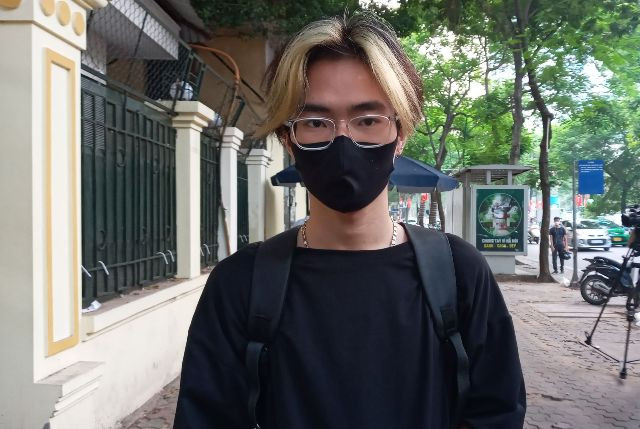 Thí sinh Nguyễn Hồng Hiếu tại điểm thi THPT Việt Đức, Hà Nội.