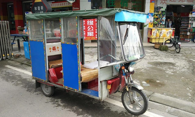 Tha hồ lướt web với wifi trên xe ba gác.