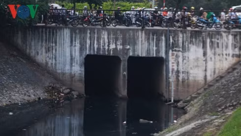 nang nong, nguoi dan thu do ngat tho voi mui hoi thoi o song to lich hinh 7