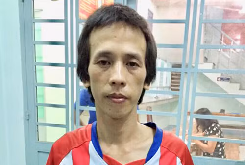 Trần Trọng Luận tại cơ quan điều tra. Ảnh:Nguyệt Triều.