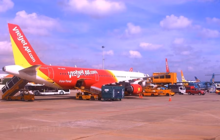 Tàu bay của hãng hàng không Vietjet Air bị bong hỏng ốp cánh sau khi hạ xuống sân bay Cát Bi đã được niêm phong ngay sau đó để phục vụ công tác điều tra, làm rõ nguyên nhân xảy ra sự cố.