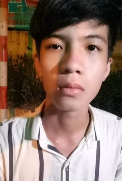 Hình ảnh cậu thiếu niên nói rằng mình bị bắt cóc 10 năm trước và vừa tìm về quê nhà được một thành viên viễn đàn Otofun đưa lên Facebook.