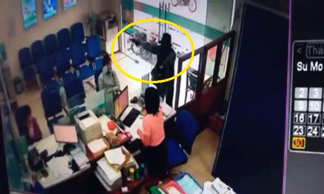 Bắt nghi phạm cướp 1 tỷ đồng tại ngân hàng ở Tiền Giang