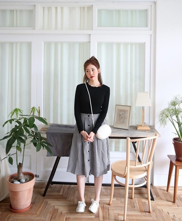 Gợi ý trang phục ngày lạnh giúp chị em có vẻ ngoài sành điệu ảnh 14 di choi ngay lanh, day la nhung goi y trang phuc giup chi em co duoc ve ngoai sanh dieu - 15