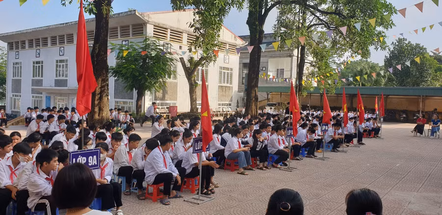 Học sinh Trường THCS Yên Bài A tham dự phát động tuần lễ hưởng ứng học tập suốt đời năm 2023.