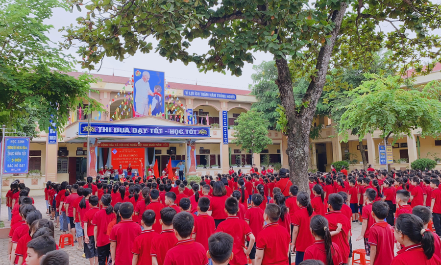 Thầy trò Trường Tiểu học Ba Trại A cùng dự lễ phát động tuần lễ học tập suốt đời năm 2023 ngay trong giờ Chào cờ sáng nay, 2/10. Thầy trò Trường Tiểu học Ba Trại A cùng dự lễ phát động tuần lễ học tập suốt đời năm 2023 ngay trong giờ Chào cờ sáng nay, 2/10.