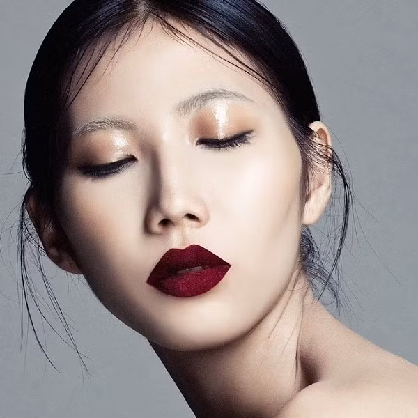 Cuộc sống của người mẫu siêu gầy Cao Ngân giờ ra sao?