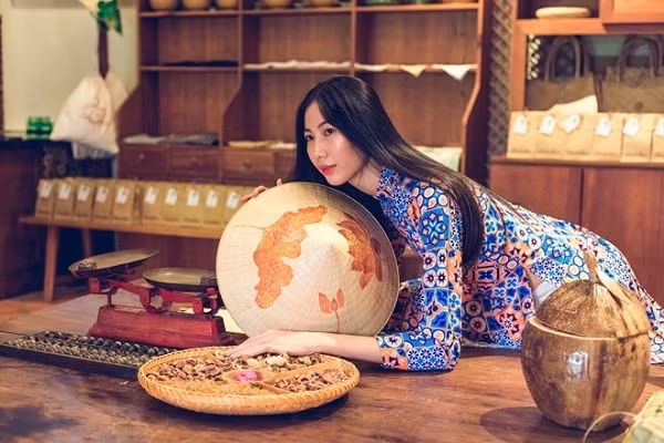 Cuộc sống của người mẫu siêu gầy Cao Ngân giờ ra sao?