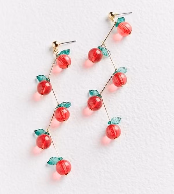 10 mẫu khuyên tai statement siêu dễ thương cho nàng nhấn nhá mọi set đồ hè