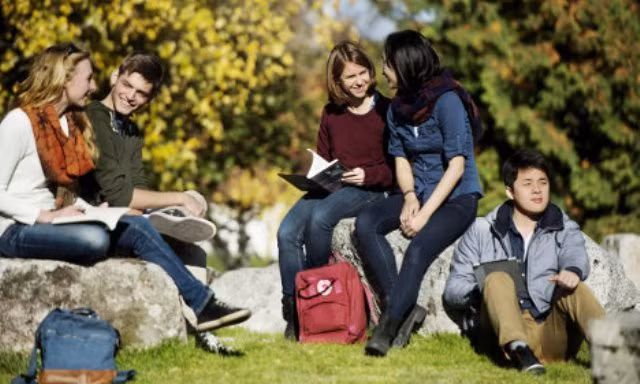 Giới trẻ Thụy Điển sẵn sàng chiến đấu, đánh bại cảm giác cô đơn để trưởng thành.