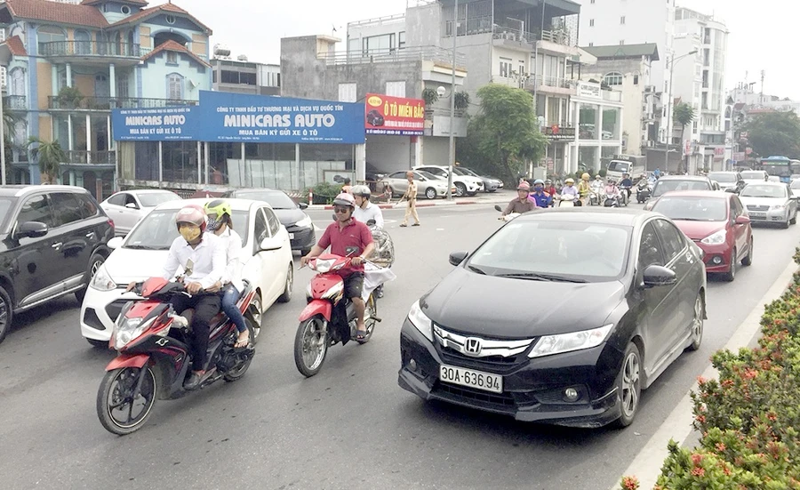 Cầu Chương Dương giảm áp lực giao thông hơn khi được tổ chức lại và tăng cường lực lượng ứng trực.