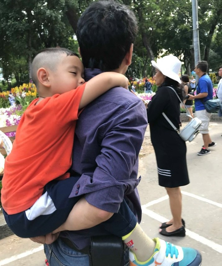 Người phụ nữ sau ly hôn mua nhà gần chồng cũ, dạy con yêu bố để cha con "nghiện" nhau quấn quýt không rời - Ảnh 3. Người phụ nữ sau ly hôn mua nhà gần chồng cũ, dạy con yêu bố để cha con "nghiện" nhau quấn quýt không rời - Ảnh 3.