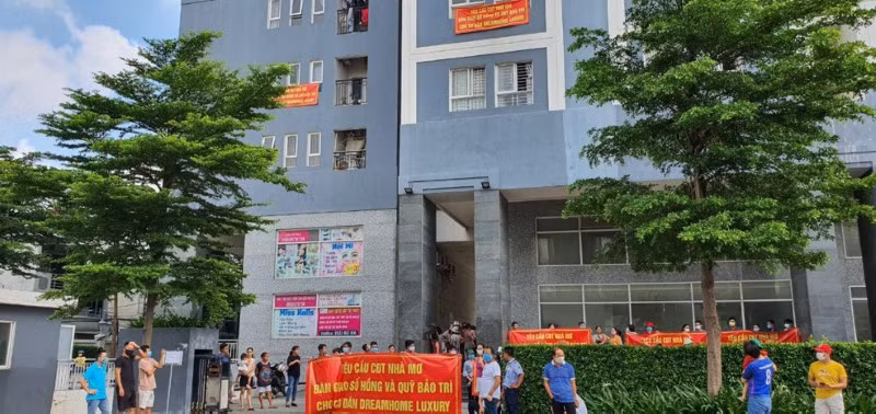 Nhiều chủ đầu tư phải mang tiếng bội tín với khách hàng vì sổ hồng bị treo vì tắc trong việc tính tiền sử dụng đất