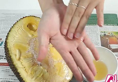 Cách làm sạch nhựa mít dính vào tay, áo quần, dao cực gọn gàng và nhanh - Hình 3