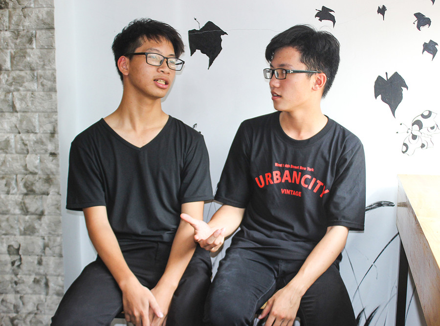 Cầm là người cởi mở, thường chia sẻ kinh nghiệm xin học bổng với bạn bè