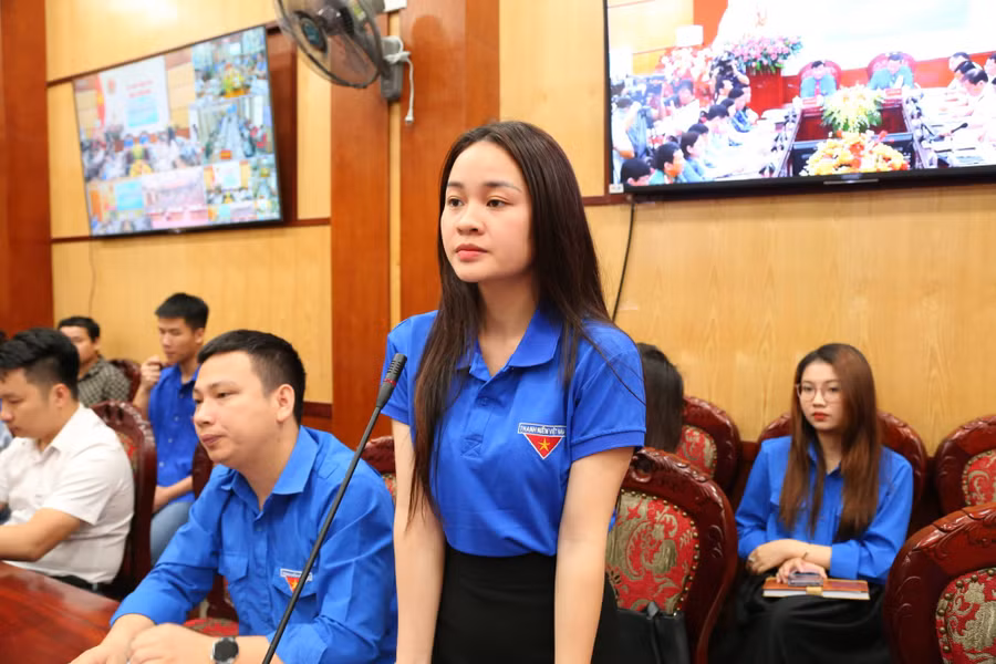 Lê Thị Hồng Ánh, lớp K22 Đại học sư phạm Ngữ Văn chất lượng cao, Khoa Khoa học - Xã hội, Trường Đại học Hồng Đức. (Ảnh: BTH).