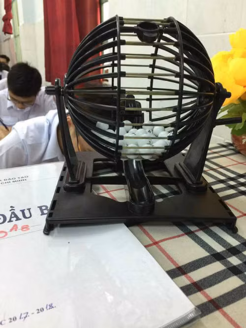 Cách trả bài đầy ám ảnh của học trò.