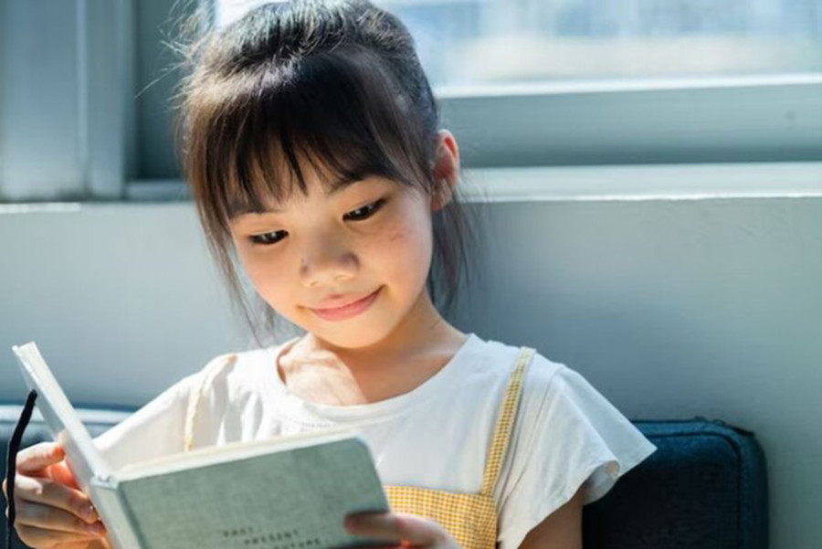 Hãy chắc chắn rằng con bạn không dán mắt vào màn hình kỹ thuật số cả ngày. (Ảnh: ITN).