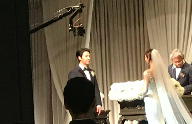 Những khoảnh khắc "ngọt lịm" trong đám cưới mỹ nhân "Tình yêu trong sáng" ảnh 10 title-4