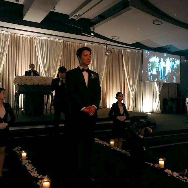 Những khoảnh khắc "ngọt lịm" trong đám cưới mỹ nhân "Tình yêu trong sáng" ảnh 3 title-5